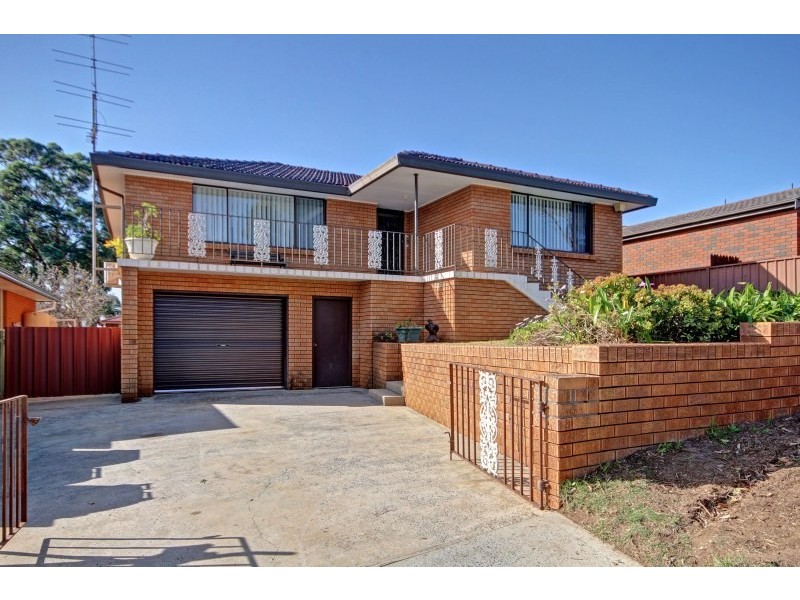 13 Darren Avenue, Kanahooka NSW 2530