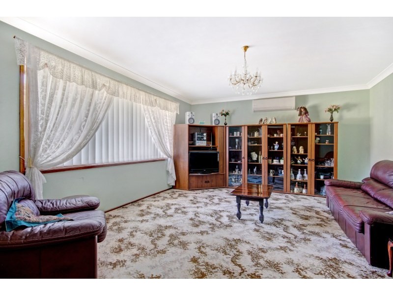 13 Darren Avenue, Kanahooka NSW 2530