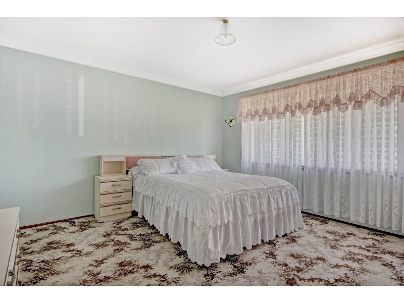13 Darren Avenue, Kanahooka NSW 2530