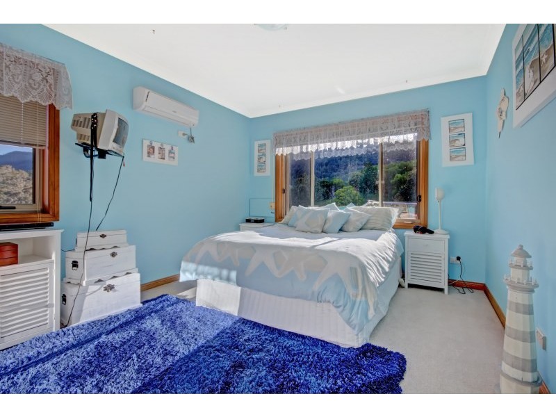 293 Sheaffes Road, Dapto NSW 2530