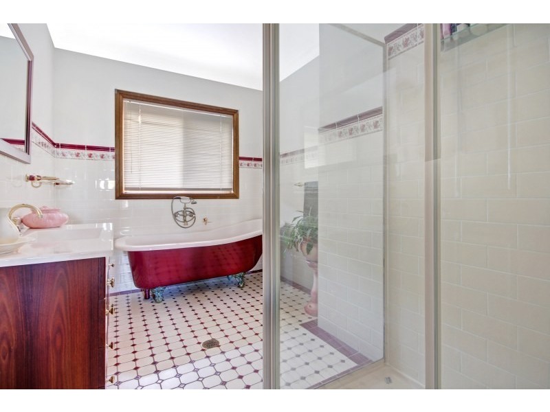 293 Sheaffes Road, Dapto NSW 2530