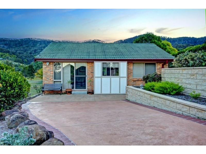 293 Sheaffes Road, Dapto NSW 2530