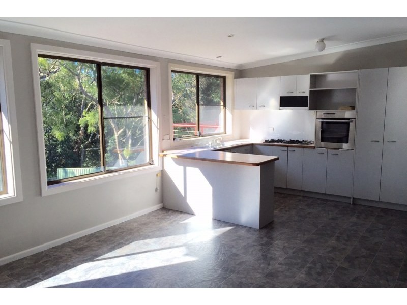 9 Cudgee Crescent, Mount Kembla NSW 2526