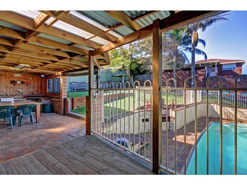 13 Rainsford Avenue, Kanahooka NSW 2530