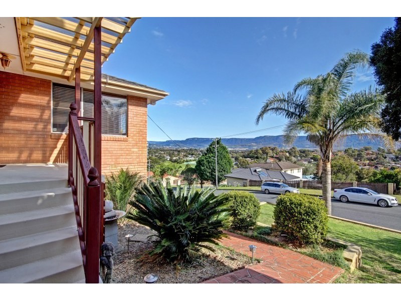 13 Rainsford Avenue, Kanahooka NSW 2530