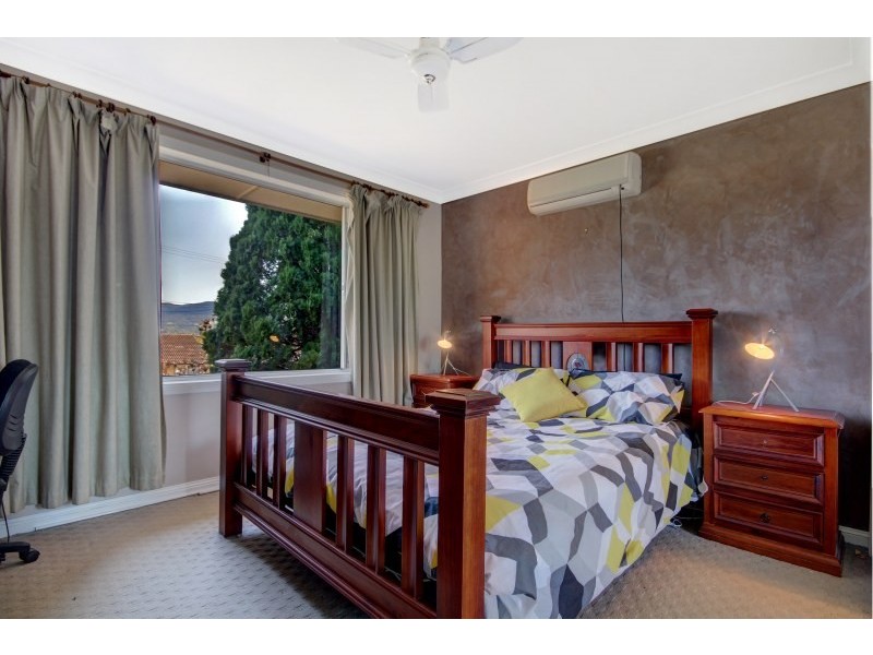 13 Rainsford Avenue, Kanahooka NSW 2530