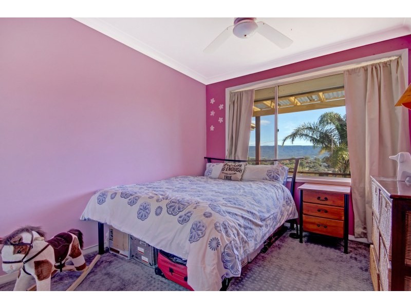 13 Rainsford Avenue, Kanahooka NSW 2530