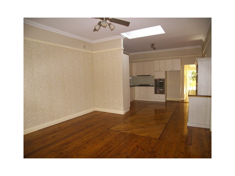 22 Robertson Street, Coniston NSW 2500