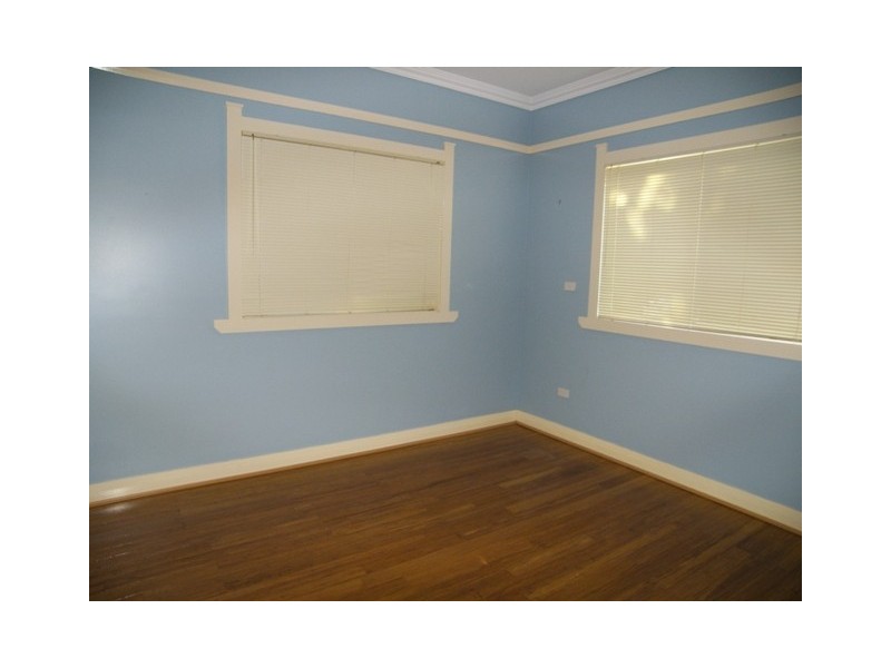 22 Robertson Street, Coniston NSW 2500