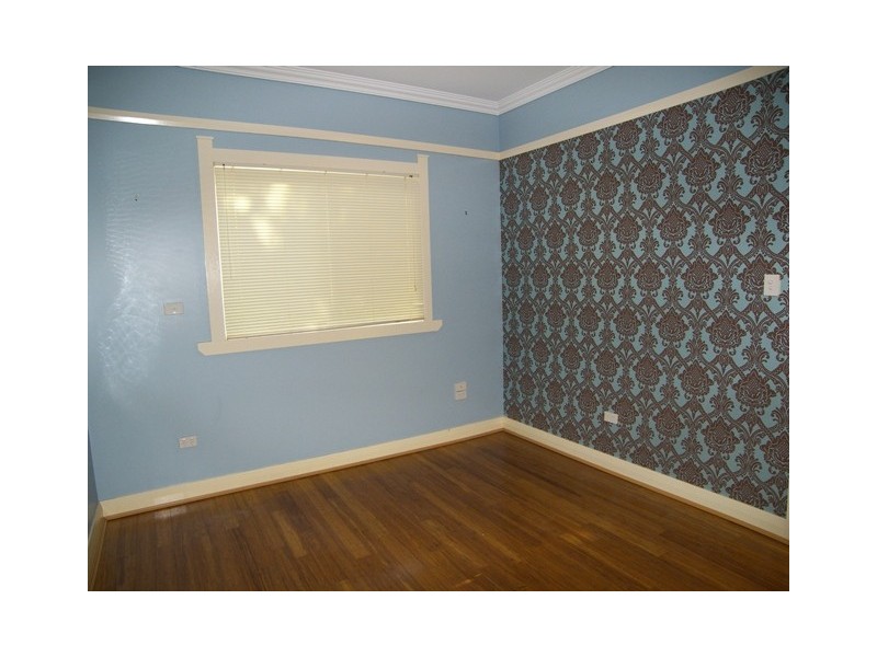 22 Robertson Street, Coniston NSW 2500