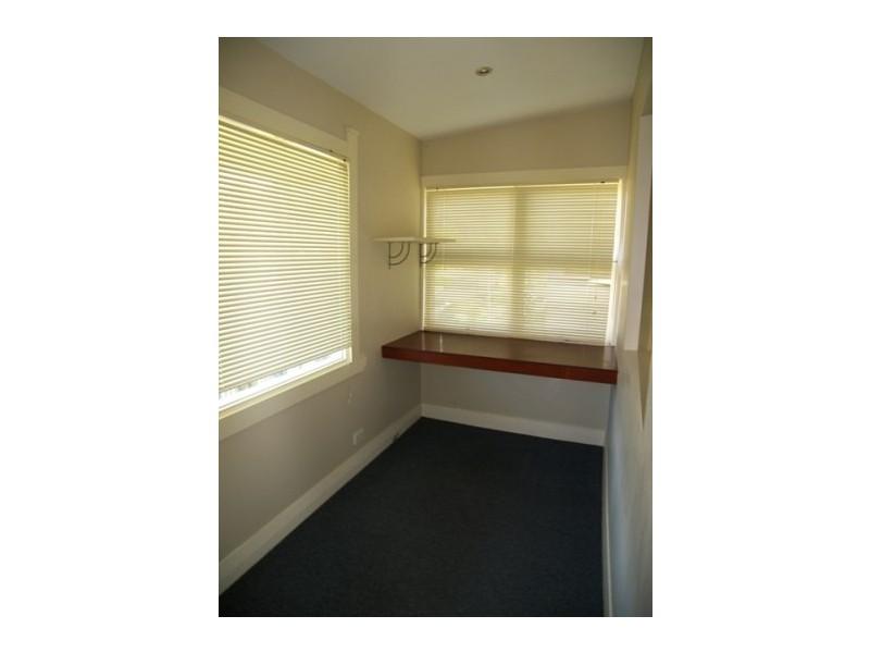 22 Robertson Street, Coniston NSW 2500