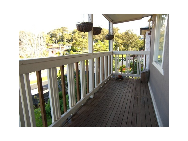 22 Robertson Street, Coniston NSW 2500