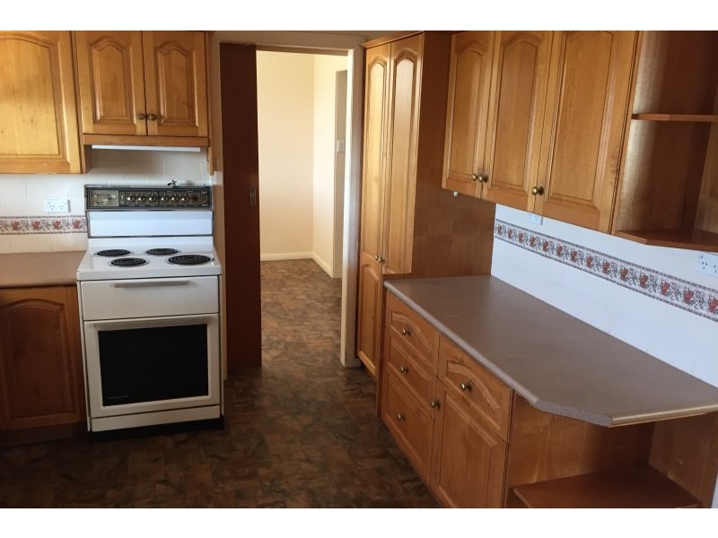 42 Wentworth Street, Oak Flats NSW 2529