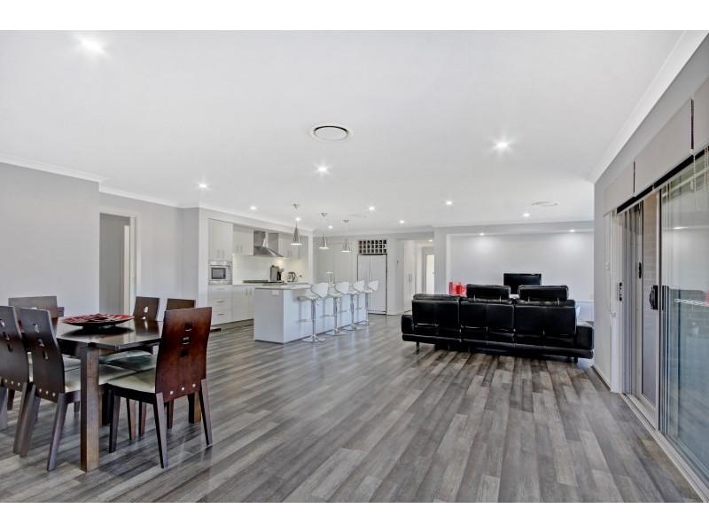 33 Morson Avenue, Horsley NSW 2530