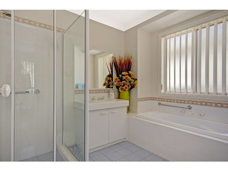 2/1 Eliza Court, Horsley NSW 2530