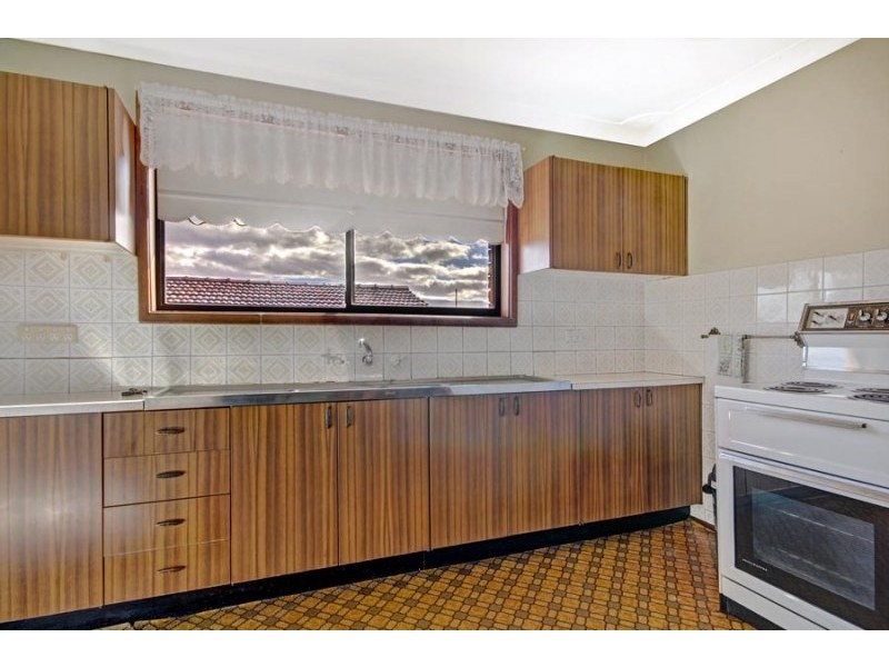 13 Darren Avenue, Kanahooka NSW 2530