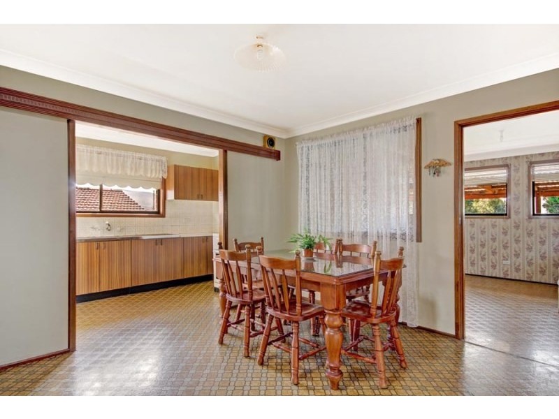 13 Darren Avenue, Kanahooka NSW 2530