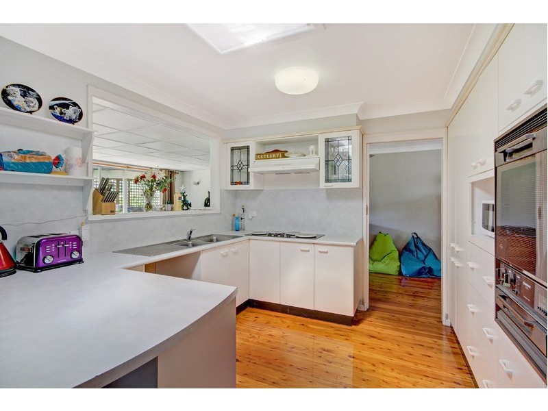 8 Bristol Parade, Farmborough Heights NSW 2526