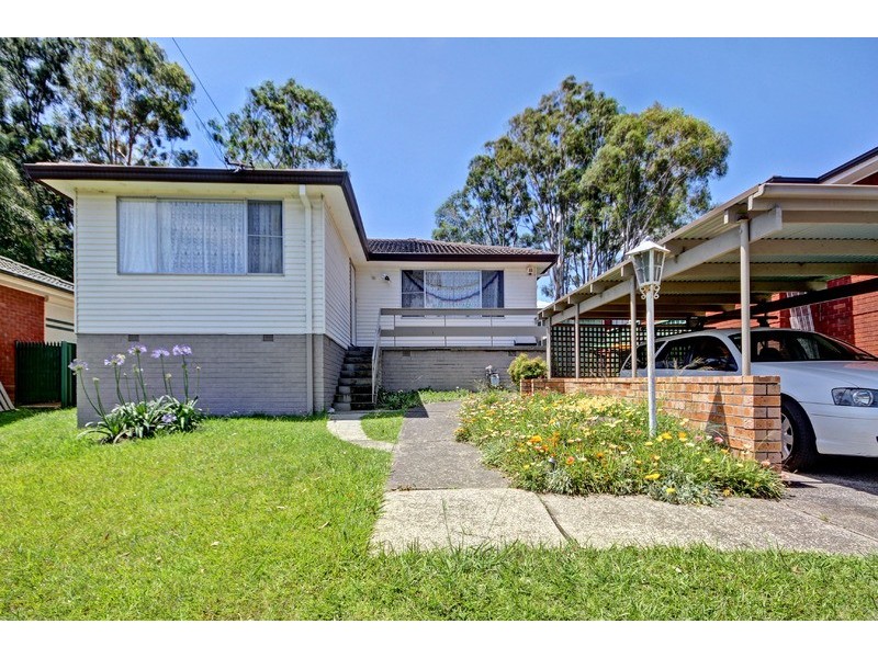 8 Bristol Parade, Farmborough Heights NSW 2526