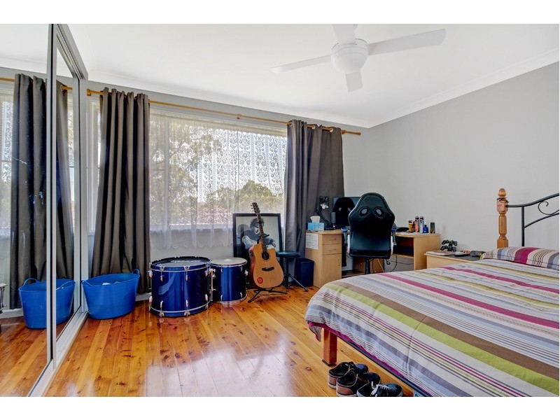 8 Bristol Parade, Farmborough Heights NSW 2526