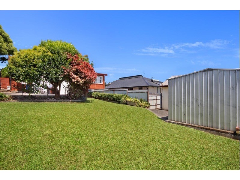10 Darly Avenue, Kanahooka NSW 2530
