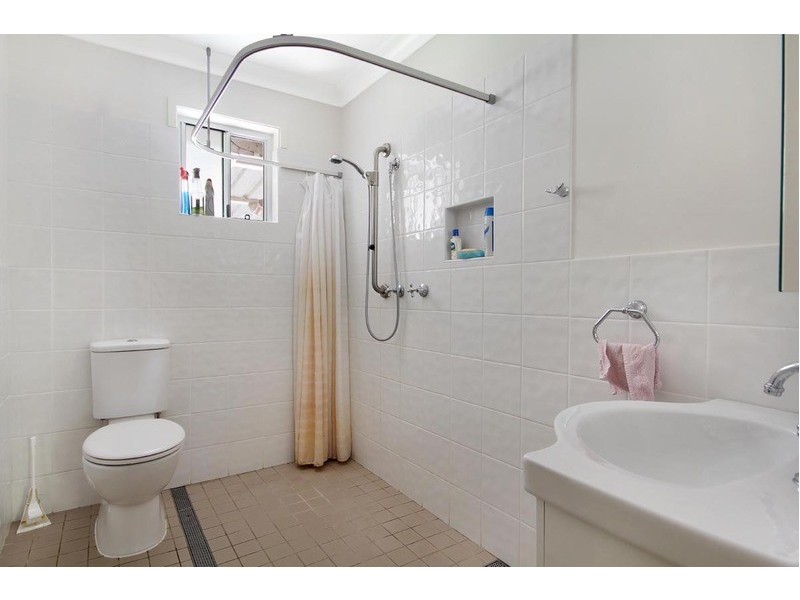 10 Darly Avenue, Kanahooka NSW 2530