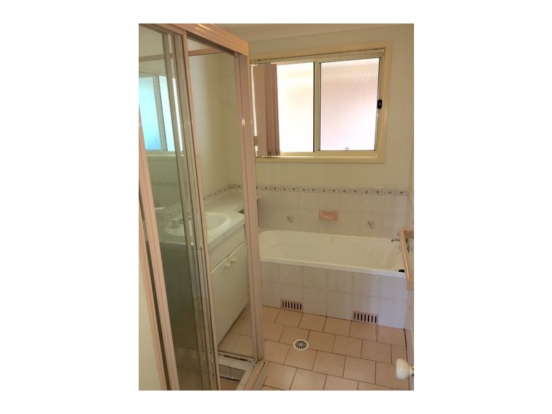 1 Woombye Close, Koonawarra NSW 2530