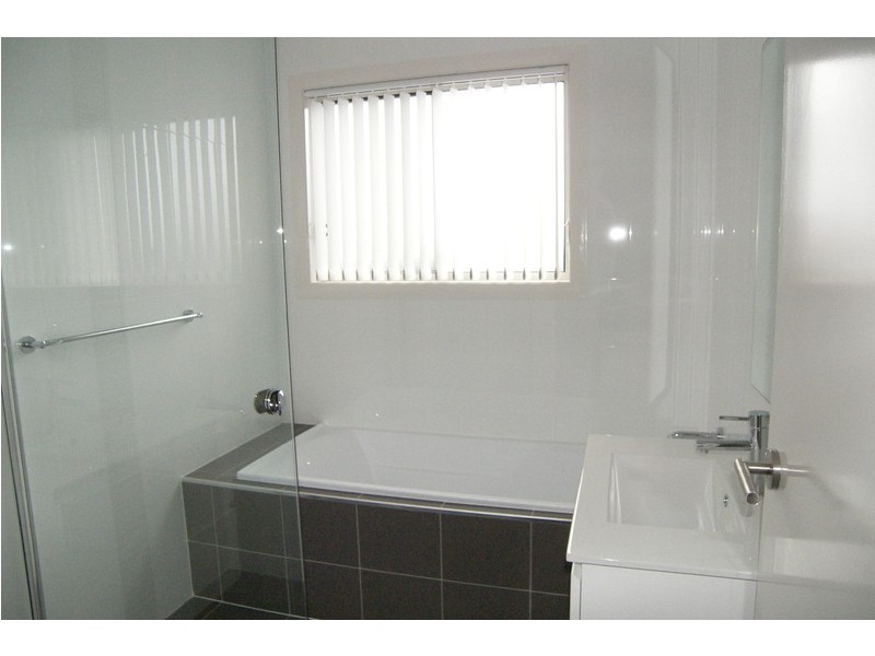 1/201 Wyndarra Way, Koonawarra NSW 2530