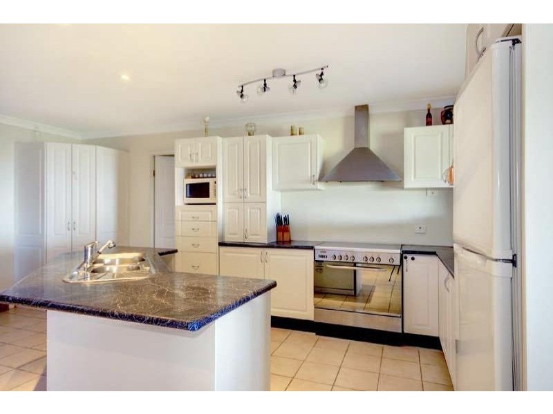 131 Wyndarra Way, Koonawarra NSW 2530