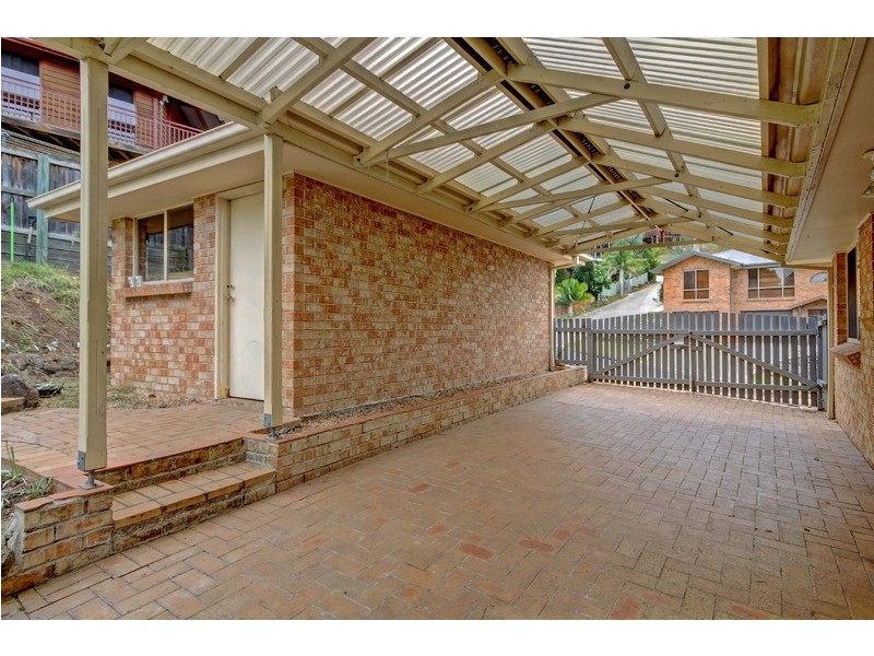 1 Woombye Close, Koonawarra NSW 2530