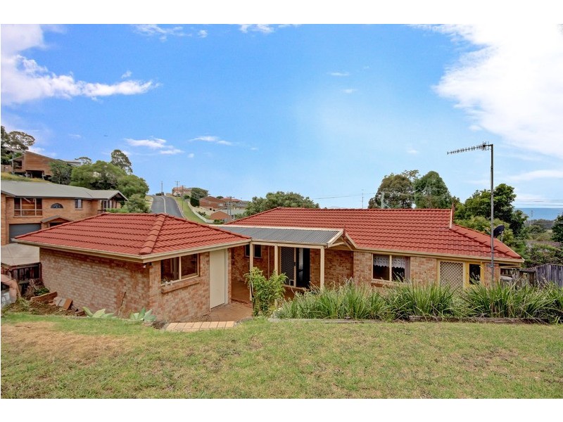 1 Woombye Close, Koonawarra NSW 2530
