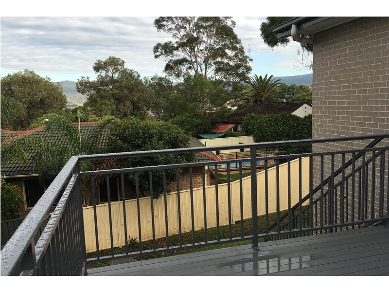 8 Baywood Avenue, Dapto NSW 2530