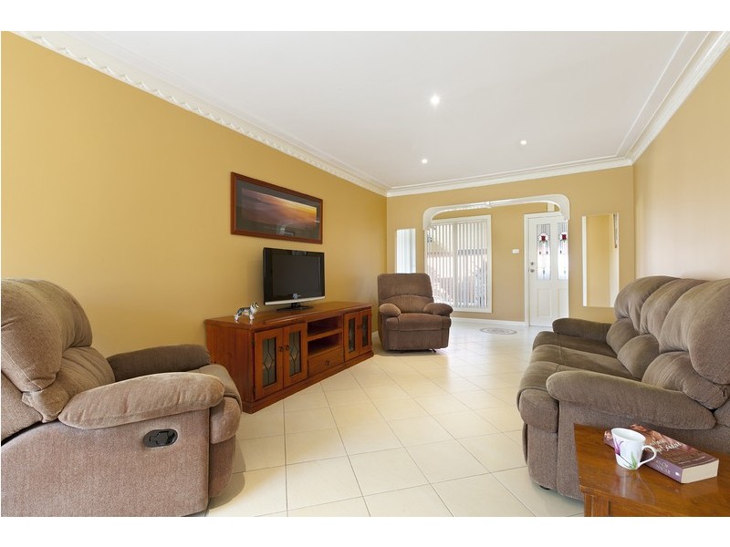 50 Craig Crescent, Dapto NSW 2530