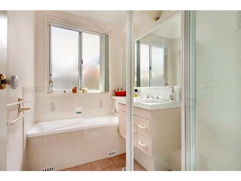 2 Jenail Place, Horsley NSW 2530