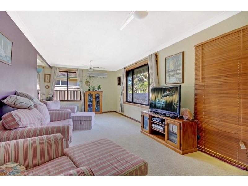 572 Northcliffe Drive, Berkeley NSW 2506