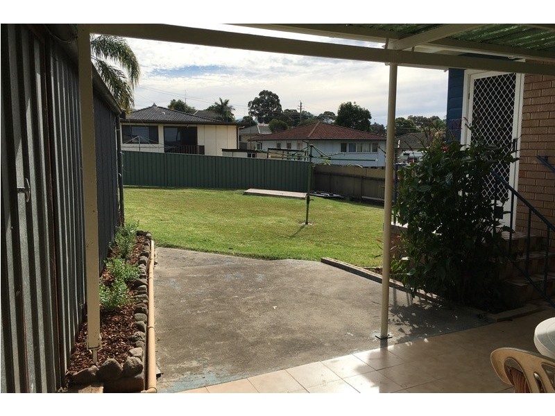 8 Weemala Crescent, Koonawarra NSW 2530