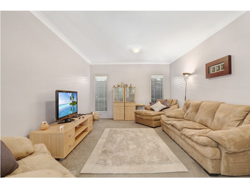 16 Streeton Avenue, Kanahooka NSW 2530