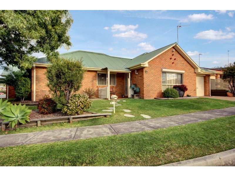 1/1 Fields Drive, Albion Park NSW 2527