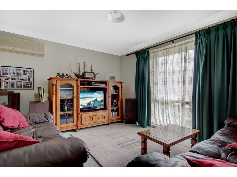 38 Sandalwood Road, Farmborough Heights NSW 2526