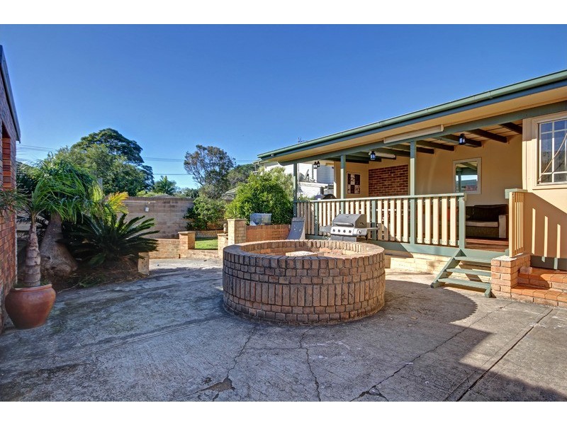 61 Parkside Drive, Dapto NSW 2530