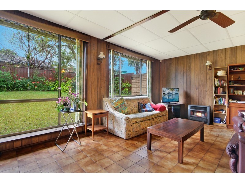 8 Stanley Avenue, Farmborough Heights NSW 2526