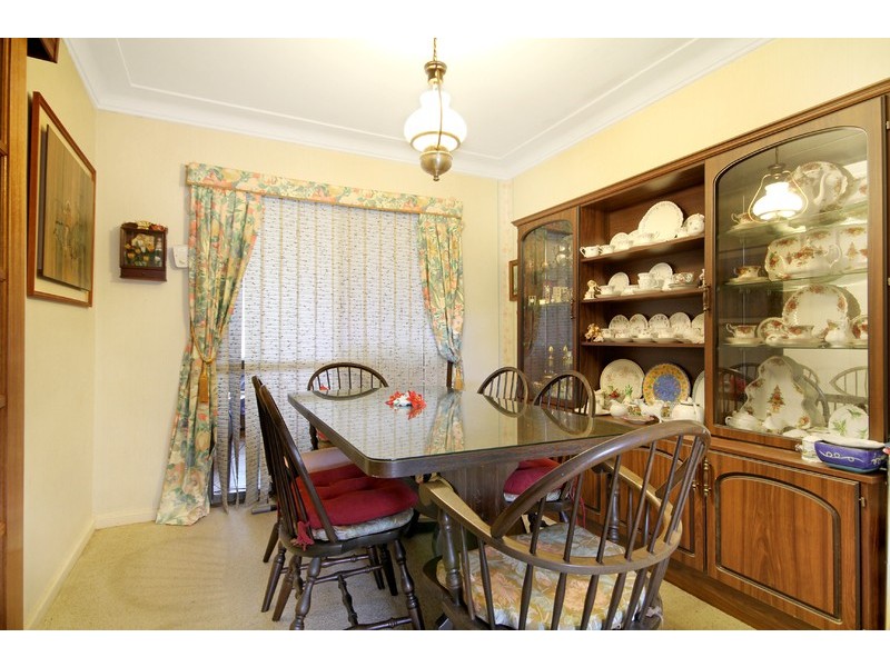 8 Stanley Avenue, Farmborough Heights NSW 2526