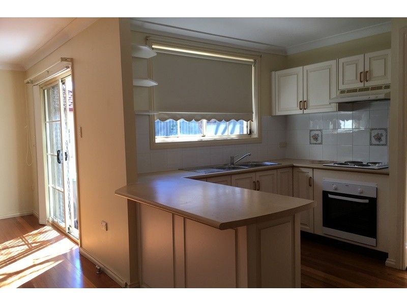 2/11 Wade Street, Figtree NSW 2525