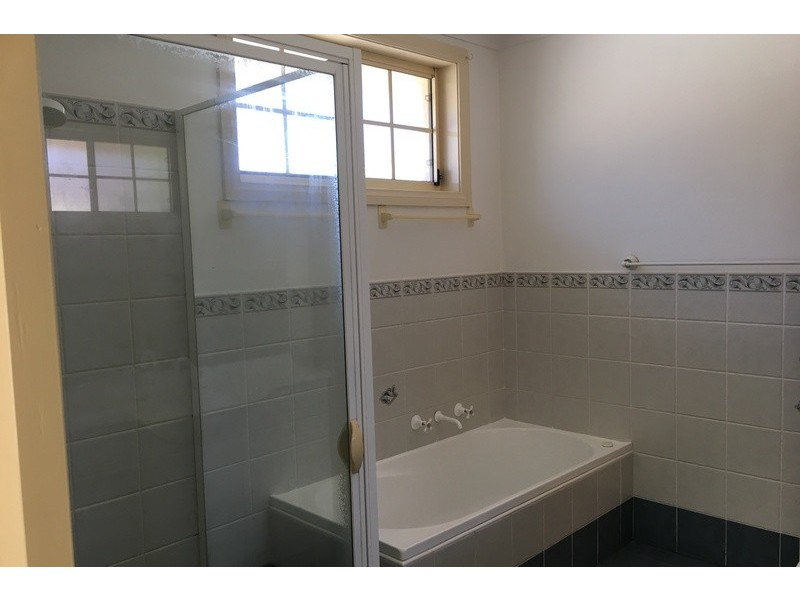 2/11 Wade Street, Figtree NSW 2525