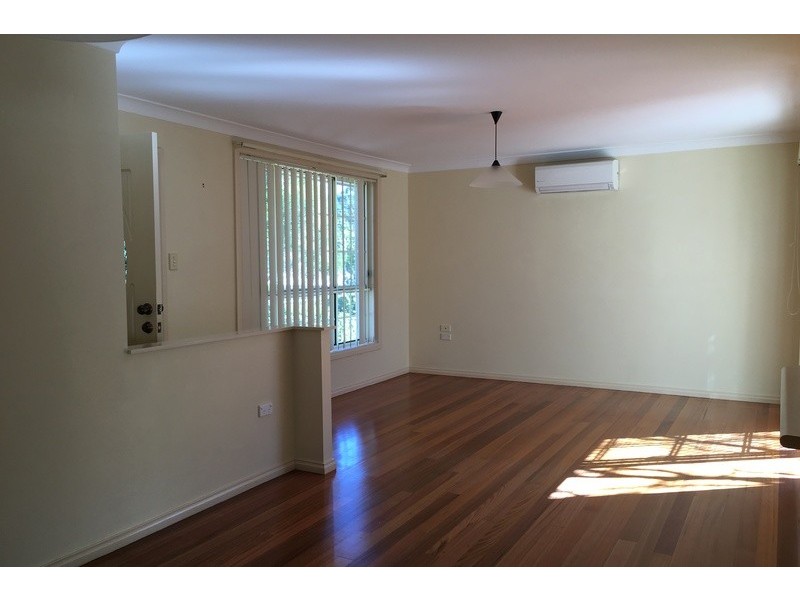 2/11 Wade Street, Figtree NSW 2525