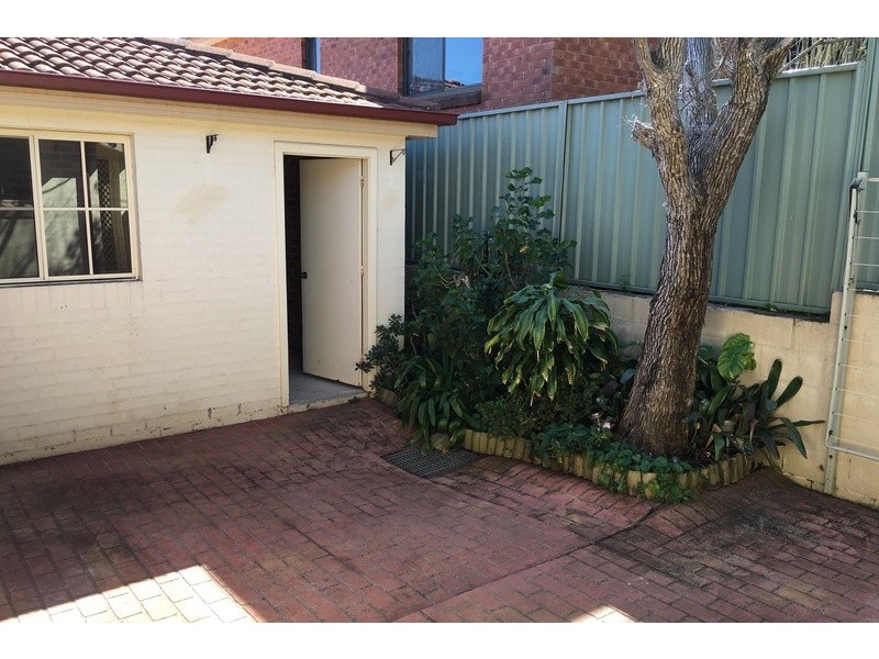 2/11 Wade Street, Figtree NSW 2525
