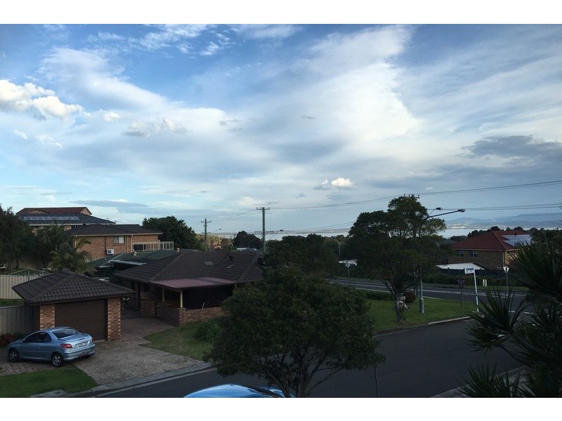 2 Earl Court, Berkeley NSW 2506