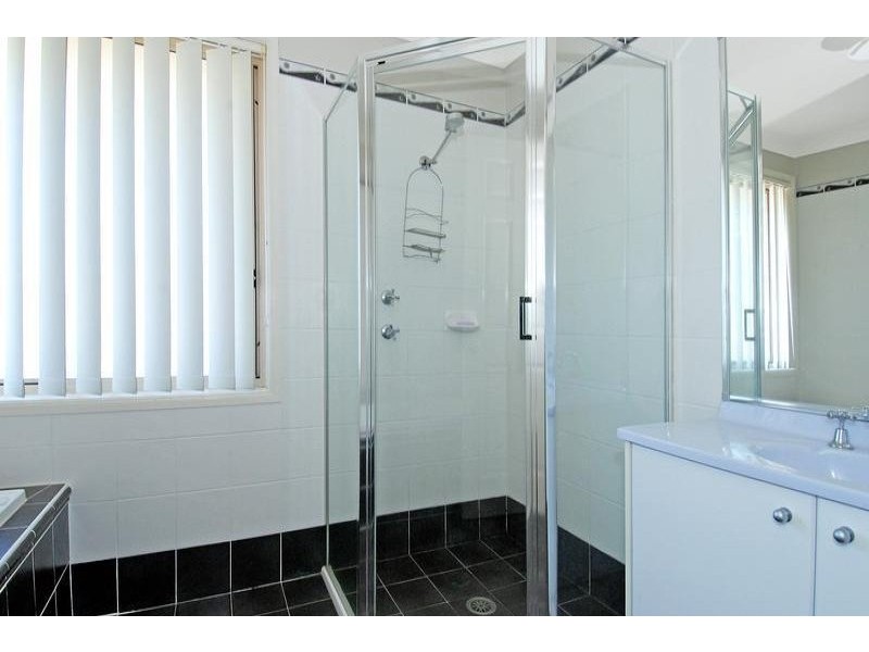 18 Melrose Way, Horsley NSW 2530