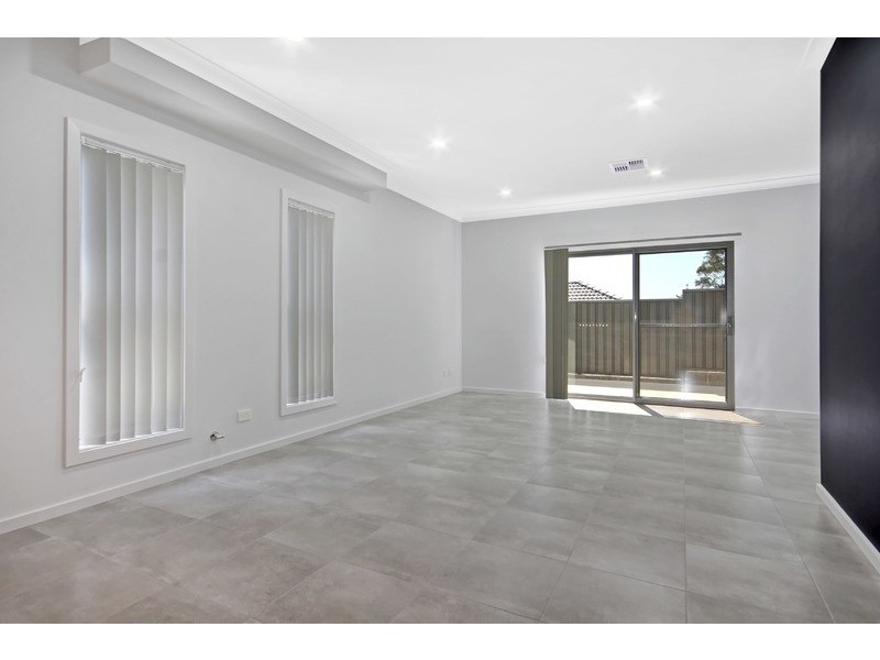 20 Mary Davis Avenue, Koonawarra NSW 2530