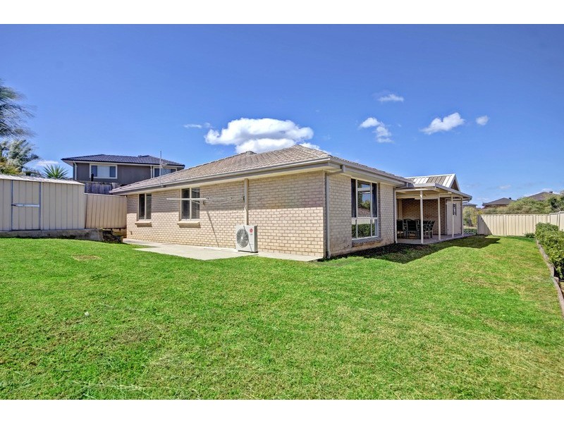 22 Glengarry Way, Horsley NSW 2530